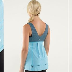 Lululemon Hustle & Bustle TankHeathered Blue Moon / Hyper Stripe Blue Moon